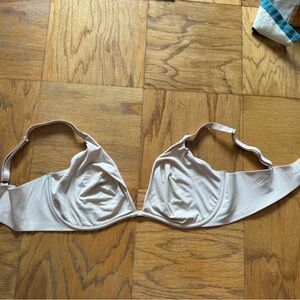 38D - Victoria’s Secret unlined incredible plunge